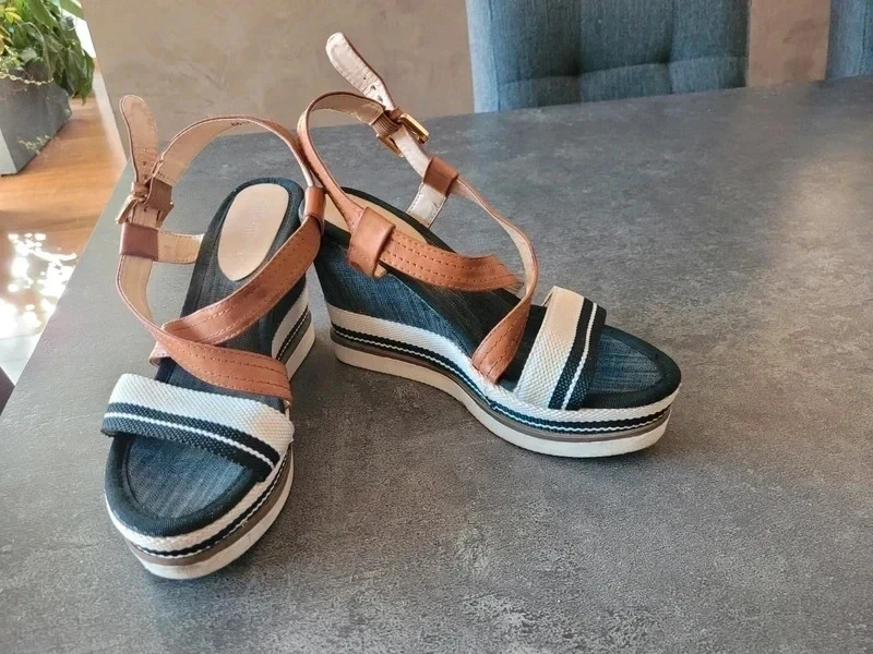Sandalias de tacón talla 39 CHC- Shoes – photo 2